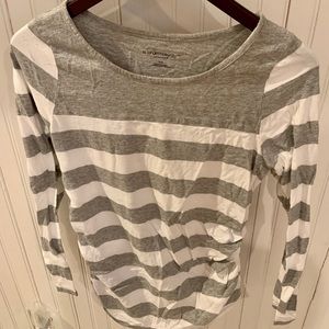 Liz Lange Striped 3/4 sleeve shirt